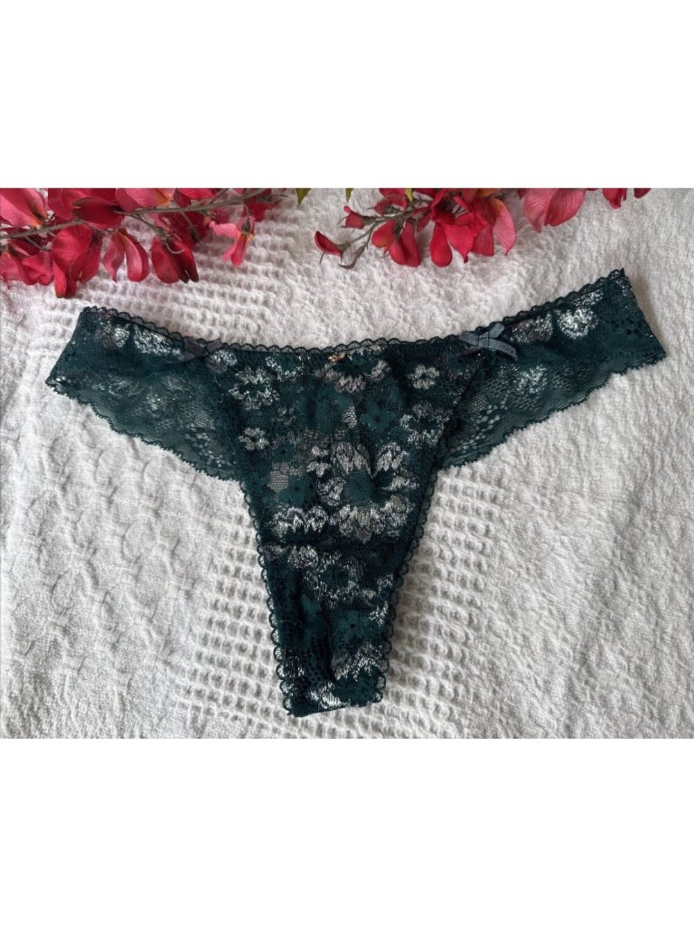 VICTORIA'S SECRET S BODY BY VICTORIA GREEN SILVER LACE THONG STRING PANTIES NWT